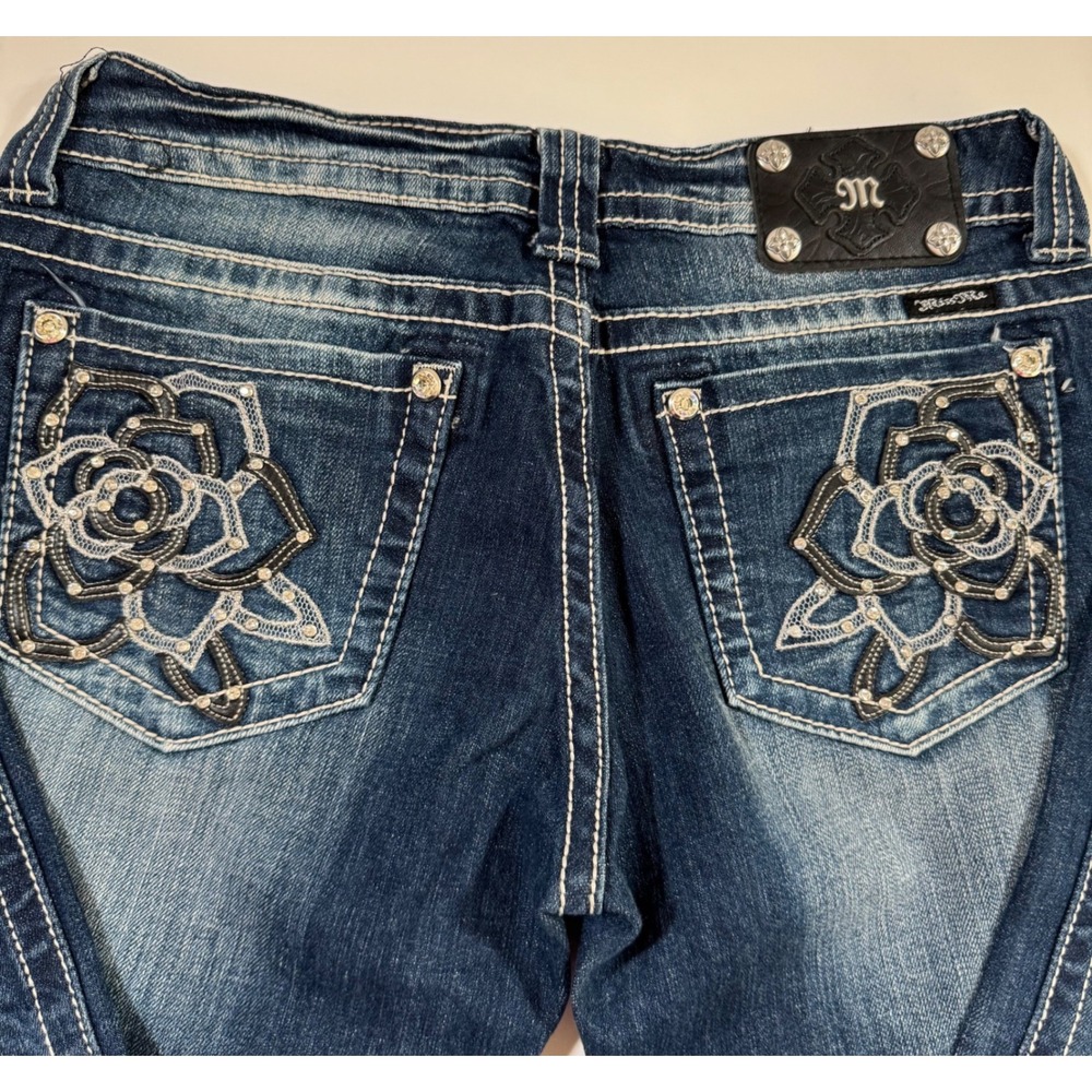 Miss Me JP6120B Bootcut Jeans Dark Wash Floral Rhinestone Embellished Size 30x34 - Picture 3 of 7